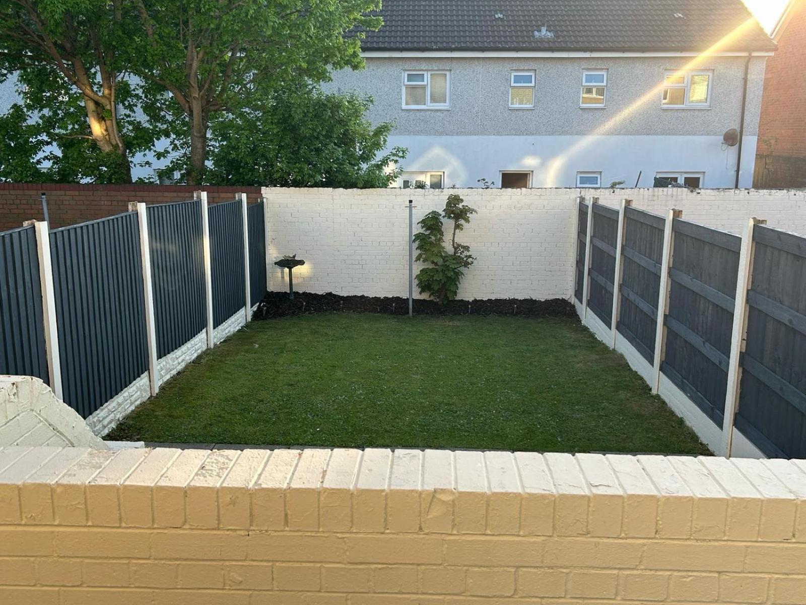 2 Bedroom House Close To Centre With Gated Driveway Liverpool